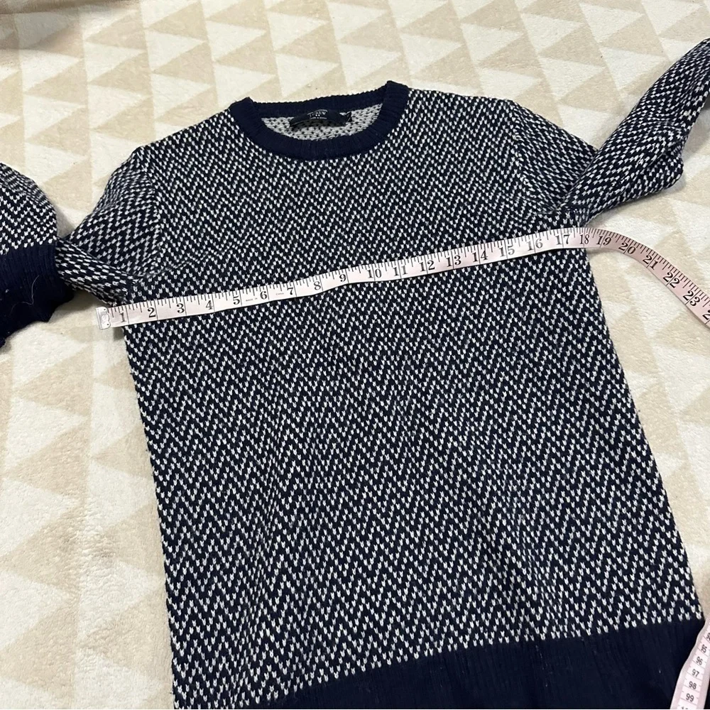 J crew mens lambswool colorblock herringbone sweater navy blue